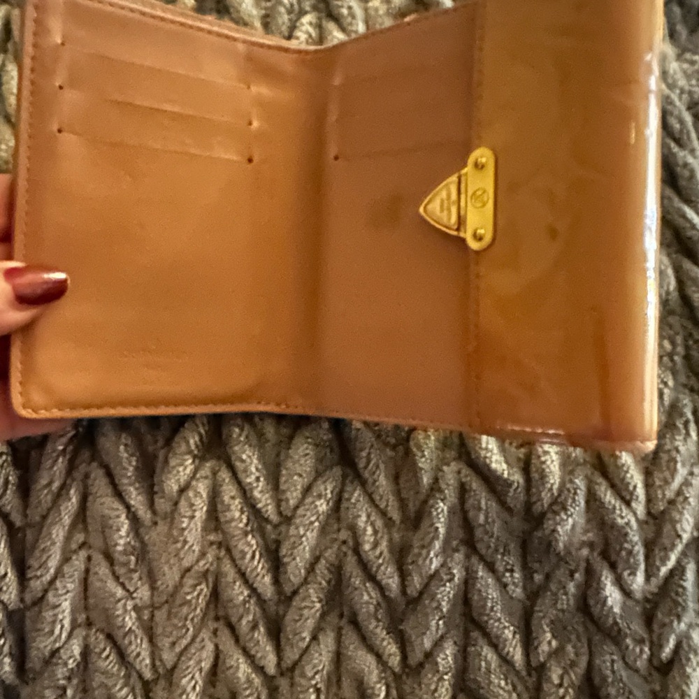Louis Vuitton vernis koala wallet Authentic - Picture 9 of 12